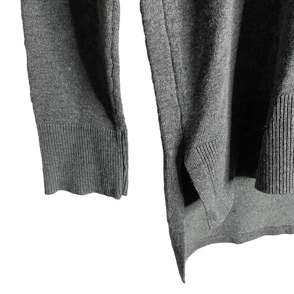 Cyrus Women's Gray Soft Knit Long Sleeve Top - Picture 4 of 6